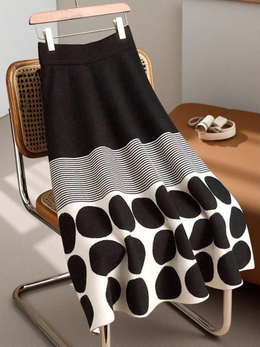 Franclia 秋冬休闲优雅通勤百搭弹力腰黑白撞色几何波点条纹长款针织A字伞裙，冬日舒适秋冬2052圣诞新年