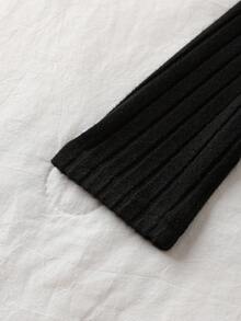 SHEIN Bộ 3 áo vest không tay cài nút, áo thun cổ lọ tay dài có gân và chân váy xếp ly kèm thắt lưng cho bé gái - Đỏ - Xem 4