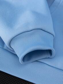 一件青少年男童宽松字母压纹设计卫衣，带口袋，适合秋季搭配牛仔裤和休闲鞋作为外套穿着，冬季可内搭夹克。 - 淺藍色 - 查看 6