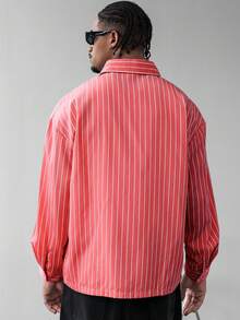 Manfinity EMRG Áo sơ mi nam dài tay kẻ sọc thường ngày, áo sơ mi nam cài nút kiểu Tây mùa thu, áo sơ mi nam kẻ sọc, áo sơ mi nam dạo phố, áo sơ mi nam dài tay cài nút kiểu crop top - Đỏ - Xem 2