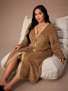 Lazeform Camicia da notte lunga e soffice in jacquard con bottoni e colori a contrasto, per taglie comode, adatta per l'autunno/inverno