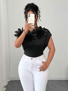 Elenzga Elegante Bluse mit 3D Blumen Dekor für Damen in Große Größen, asymmetrischer Kragen, Bluse mit schräger Schulter und 3D Blumen Dekor, asymmetrischer Kragen, elegante Einfarbige Bluse - Schwarz - Übersicht 6
