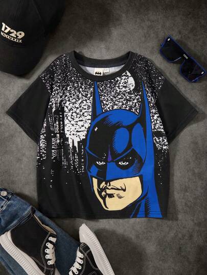 BATMAN X SHEIN 年轻男孩休闲卡通人物图案圆领落肩宽松针织T恤