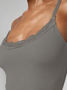 MISSGUIDED Bộ đồ liền thân ren có dây mảnh và viền hình vỏ sò để mặc nhiều lớp - Xám - Xem 3