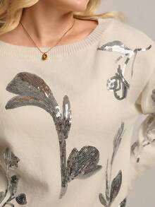 Juhart 秋冬优雅闪耀单品，象牙白亮片花卉露肩针织上衣，柔和的象牙色调增强优雅气质，精致的亮片花卉刺绣引人注目，露肩设计增添微妙的性感，宽松的针织廓形带来舒适感，轻松在人群中脱颖而出 - 白色 - 查看 5