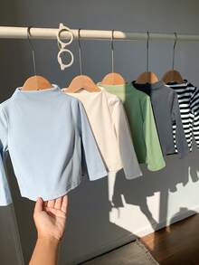 SHEIN Set di 5 magliette a collo alto a maniche lunghe con fodera termica, colore unito, confortevoli, versatili, casual, di stile di base, adatte per uso interno, esterno, quotidiano, sport, feste, servizi fotografici, festival, streetwear, Natale, Capodanno, abbigliamento autunnale e invernale per bambini maschi, magliette a maniche lunghe per bambini maschi, canotte per bambini maschi