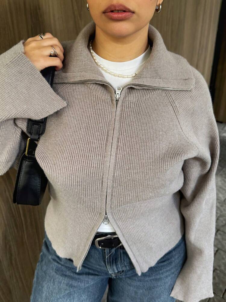 Dazy Plus Plus Size Women Solid Color Casual Zip Front Wide Lapel Flare Sleeve Split Hem Cardigan, Autumn/Winter
