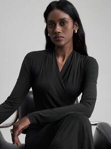 Ontre Vestido largo de mujer para otoño/invierno 2025, color negro, plisado, cintura ceñida, cuello en V, manga larga, minimalista y elegante, para uso en la oficina