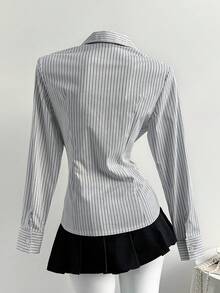 Comfortcana 女式长袖前扣合身弧形下摆条纹休闲衬衫 - 黑與白 - 查看 2