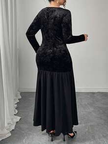 Modelyn Luxury Elegant Plus Size Women's Dress, Black Long Sleeve Round Neck, Velvet Embossed Pleated Patchwork Ruffle Hem, Minimalist Fashionable Socialite Style - Black - View 2