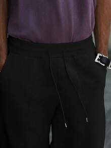 Manfinity EMRG 男士休闲日常通勤简约纯色抽绳腰斜口袋香蕉运动裤 - 黑色 - 查看 4