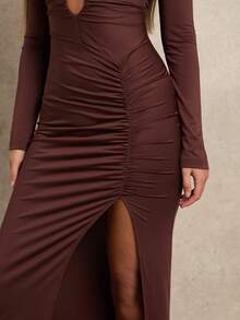 SHEIN Glamour Sexy gerafftes Maxikleid mit Schlitz und Hohlräumen für Frauen, Herbst - Braun - Übersicht 5
