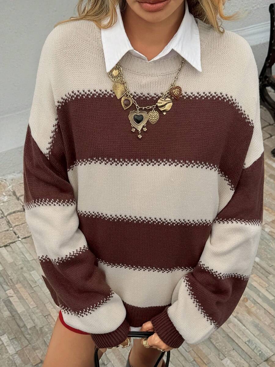 DAZY Áo len dệt kim dài tay cổ tròn dáng rộng, vai trễ, họa tiết sọc cho nữ - Rỉ Nâu - Xem 1