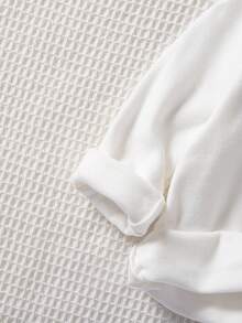 2 件装小男孩柔软针织圆领长袖上衣，英文字母刺绣，时尚白灰组合，秋冬汗衫