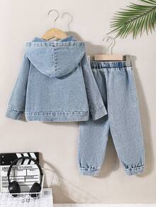 مجموعة من ملابس علوية هودي أكمام طويلة وبنطال جينز كاجوال بنمط كلية للأولاد الصغار 2 قطعة