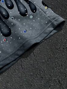 Manfinity EMRG 男士夏季休闲街头彩色水钻字母&火焰印花抽绳腰宽松短裤洛杉矶短裤火焰短裤男士图案短裤水钻短裤男士短裤