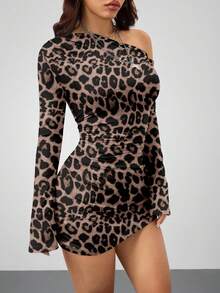 Coolane 休闲复古街头风性感棕色豹纹印花女士不对称领口喇叭袖不对称下摆迷你连衣裙，复古、学院风、百搭、性感、可爱、Y2K、椰子女孩、波西米亚风、嬉皮风、音乐节风格，适合秋冬季穿着。 - 彩色 - 查看 3
