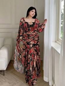 Modelyn Plus Size Floral Print Square Neck Long Sleeve Dress - Black - View 4