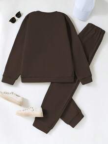 SHEIN 青少年女孩休闲字母图案宽松运动衫和裤子套装 - 咖啡棕 - 查看 2