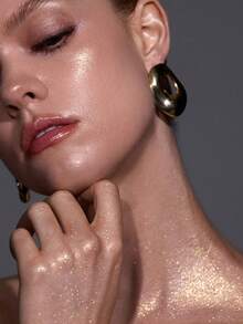 SHEGLAM Go Go Glow Highlighting Body Mist-Champagne Shimmer Brand Beauty Makeup Face Paint Cosmetic For Women Girls Perfect For Fall Winter Ideal For Y2K Fancy Fashion Suitable For Birthday Christmas Present Party Ready Best Color - Multicolor - View 4