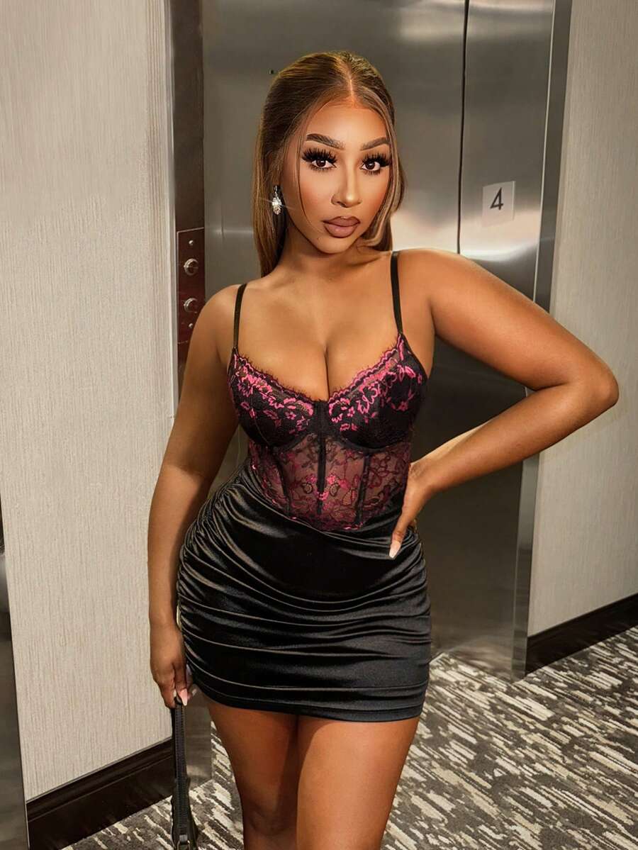 BamGleam 秋冬女式蕾丝拼布褶饰紧身连衣裙 - 黑色 - 查看 1