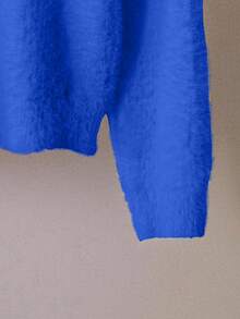 GlowEve Sweater Rajut Leher Bulat dengan Hiasan Mutiara Halus, Lembut & Nyaman untuk Musim Gugur/Dingin, Ringan, Tidak Tebal, dan Tidak Mudah Rontok - Royal Blue - View 4