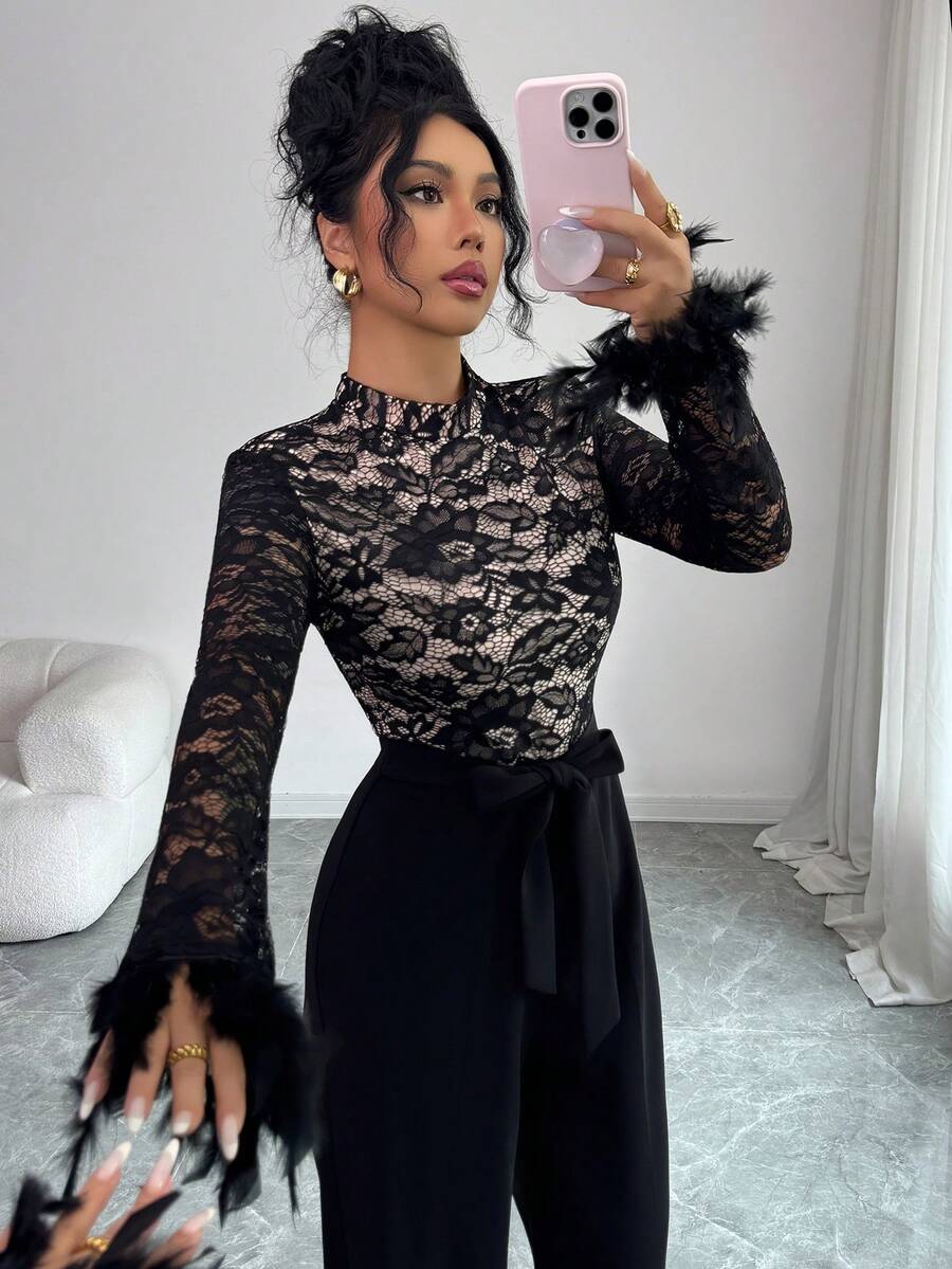 Rafferiza Combinaison femme avec empiècements en dentelle, col rond, manches longues avec poignets à fourrure. Tenue élégante pour soirée, style sophistiqué pour le Nouvel An, sorties, mode urbaine