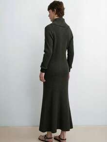 SHEIN Stylify 优雅V领套头仿门襟金属纽扣针织连衣裙，军绿色，适合通勤，秋冬 - 綠色 - 查看 2