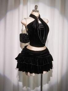 SHEIN ICON Áo hai dây cổ yếm nhung hở lưng cỡ lớn Y2k mùa xuân thu đi chơi Cottagecore thời trang Bohemian ngày lễ gợi cảm, thời trang đơn giản cho nữ, áo hai dây cổ yếm nhung hở lưng kiểu phương Tây cho nữ, áo rave, áo hai dây cổ yếm nhung dự tiệc - màu đen - Xem 6