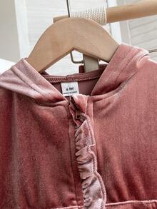 SHEIN Playful Pals 2pcs Baby Girl Fashionable Casual Cute Pink Velvet Long Sleeve Hooded Jacket With Pockets & Ruffle Trim, Paired With Pants Set, Suitable For Spring & Autumn School/Daily Wear,Christmas Pajamas - Pink - View 6