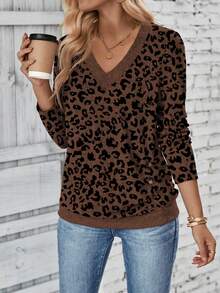EMERY ROSE Autumn/Winter New Fashion Casual Hem Ruched Button V-Neck Long Sleeve T-Shirt, Coffee Color Base With Black Leopard Print - Multicolor - View 4