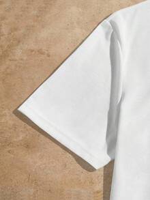 Manfinity BRENVOR Men Slogan & Cartoon Graphic Tee & Drawstring Waist Shorts Summer Outfit - Black and White - View 3