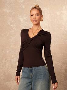 SHEIN Privé VITNOS 女士优雅休闲棕色 V 领褶皱扭结设计长袖修身针织衫，秋季新款女装，假日度假毛衣，秋冬休闲装，时尚秋季单品，派对造型，奢华之选，秋冬女装，新年必备，大地色系，优雅法式风情，舒适毛衣，周末休闲，秋季职场穿搭，今秋时尚之选，适合约会、外出、夜生活、婚礼、假日、度假、生日、工作和通勤等场合。 - 棕色 - 查看 7