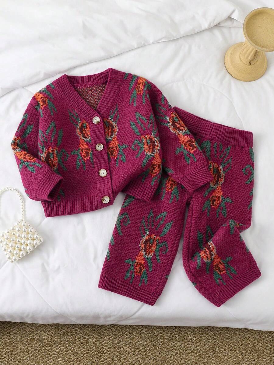 SHEIN 女婴碎花图案前扣开衫和裤子套装,秋冬季休闲婴儿服装,秋季针织毛衣,女婴冬季毛衣,婴儿针织毛衣,针织婴儿套装,婴儿套装,秋冬季女婴毛衣套装,两件套,女婴冬季服装,婴儿保暖套装,婴儿两件套,秋冬季两件套,舒适精灵女婴套装,女婴针织服装,婴儿毛衣套装,针织两件套 - 酒紅色 - 查看 1