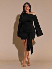SHEIN BAE Plus Size Women's Solid Color Asymmetrical Shoulder Flare Sleeve Twist Design Fashion Dress/Plus Size Sexy Dress Asymmetrical Dress Plus Size - Black - View 7