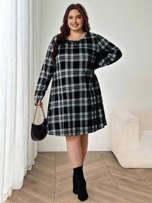SHEIN CURVE+ 大码女式简约休闲日常黑白格纹连衣裙 - 黑與白 - 查看 5