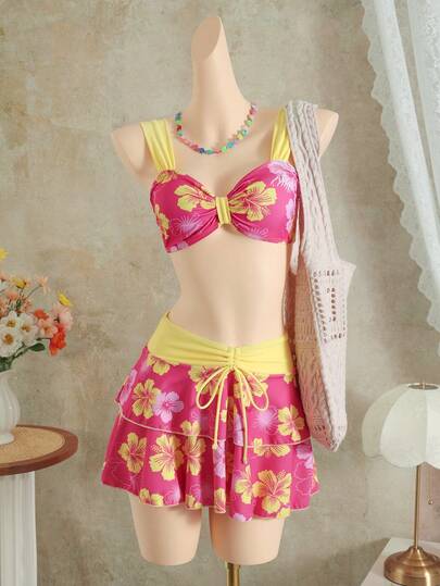 Bellisia Conjunto de 3 piezas de traje de baño para mujer, parte superior de punto con estampado floral Bellisia de patrón aleatorio y tirantes gruesos, Bottom de corte alto con estampado aleatorio, y falda con estampado aleatorio, para primavera/verano