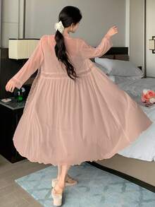 DAZY Bộ đồ ngủ ren lưới thêu lãng mạn kèm áo ngủ hai dây, bộ đồ ngủ nữ - Màu Hồng baby - Xem 2
