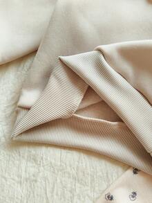 SHEIN Vintaside Kids 2 件女婴罗纹领荷叶边长袖运动衫 + 花卉印花裤套装，可爱甜美搭配休闲装，配有纽扣后背上衣和长裤 - 杏色 - 查看 7