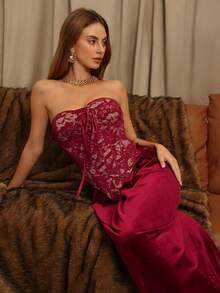 Glamine Charm Damenkleid für den Abend mit Spitzen- und Schnürdetails, die Sinnlichkeit und Verfeinerung nahtlos miteinander verbinden. Ob für ein Date-Outfit, ein verführerisches kleines Burgunderkleid oder feminine Partykleidung - Bordeaux - Übersicht 7