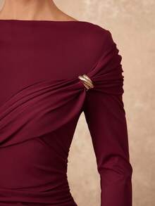 Lumalex 女士优雅红色露肩长袖修身连衣裙，金属装饰纽扣，褶饰设计和开衩，春秋 - 紅色 - 查看 4