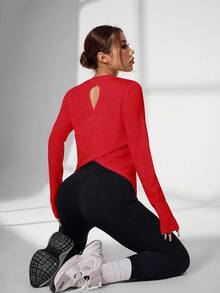 Easithlete Easithlete 女士纯色简约长袖休闲运动T恤 红色健身上衣 长袖健身上衣 女式长袖运动衫 露背健身上衣 女式健身上衣 - 紅色 - 查看 3