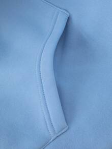 一件青少年男童宽松字母压纹设计卫衣，带口袋，适合秋季搭配牛仔裤和休闲鞋作为外套穿着，冬季可内搭夹克。 - 淺藍色 - 查看 4