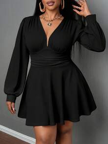 SHEIN CURVE+ Váy cổ chữ V khoét sâu cỡ lớn, phong cách Punk thường ngày, phù hợp cho lễ Halloween, tối màu, váy đen cỡ lớn Váy cổ chữ V cỡ lớn Váy câu lạc bộ cỡ lớn Váy cong/Mùa thu/Đông - màu đen - Xem 6