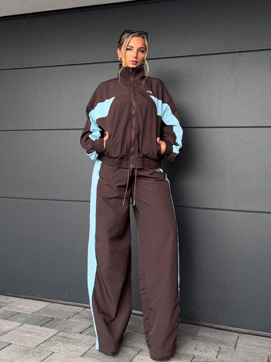 Jeta Ari 抽绳腰部尼龙撞色拼接阔腿运动裤仅限春季机场休闲书店圣诞节秋季秋冬 - 棕色 - 查看 1