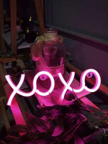1 件粉色 XOXO LED 霓虹灯，电池/USB 供电壁挂装饰，卧室派对用品，适合节日、酒吧、卧室装饰、节日派对、情人节礼物 - 均碼 - 查看 4