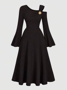 SHEIN Elenzya Gaun Pesta Maxi Bodycon Elegan untuk Wanita Ukuran Plus, Warna Polos, Rajutan Bergaris, Bahu Asimetris, Lengan Mengembang, dan Hiasan Ruffle - Coffee Brown - View 3