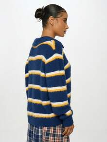 SUMWON WOMEN 蓬松条纹纽扣前开衫，横条纹，适合分层穿着，带来舒适的冬季穿着体验 - 藏蓝色 - 查看 3