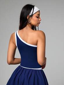 Dewbera 1 件无缝柔软亲肤性感单肩蓝白撞色瑜伽、运动、跑步 T 恤和背心 - 藏蓝色 - 查看 3