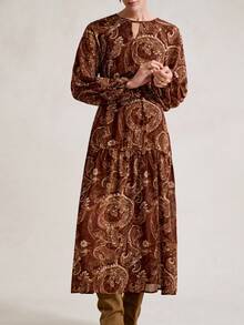 SHEIN Stylify 25+ Váy maxi voan xếp ly họa tiết hoa paisley cổ chữ V, eo xếp ly dành cho nữ, trang phục công sở thu/đông dành cho nữ - màu nâu - Xem 4